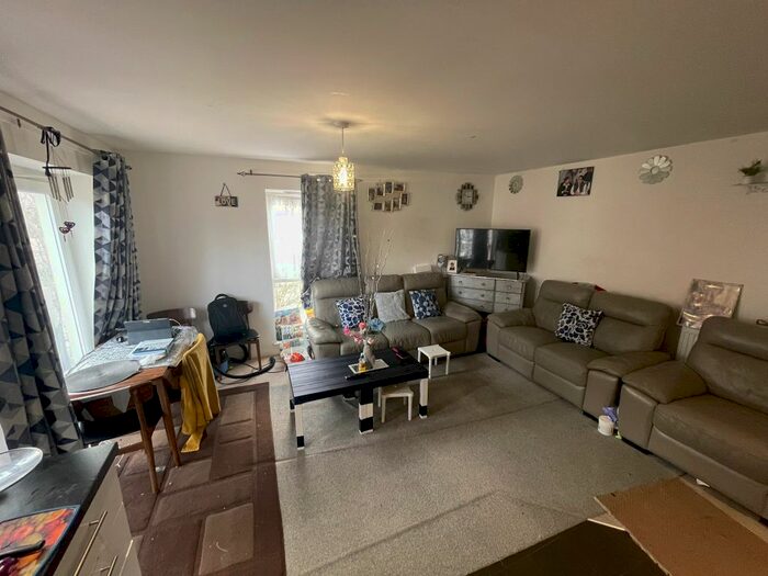 2 Bedroom Flat To Rent In Dukes Court, Millfield Close, Hornchurch, RM11