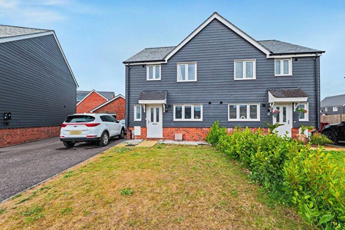 3 Bedroom Semi-Detached House For Sale In Munday Road, Selsey, Chichester, PO20
