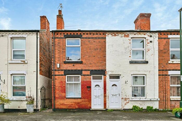 2 Bedroom End Of Terrace House For Sale In Whittier Road, Nottingham, NG2