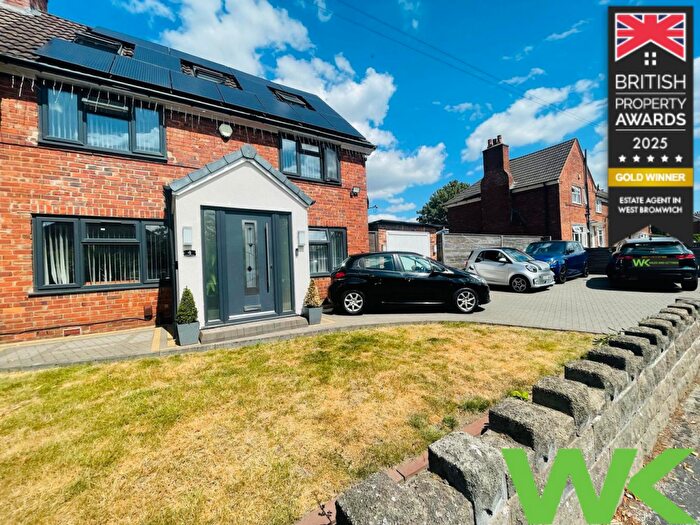 5 Bedroom Semi-Detached House For Sale In Connor Road, West Bromwich, B71
