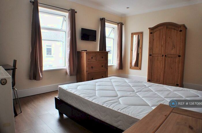 4 Bedroom Terraced House To Rent In Daniel Street, Cardiff, CF24