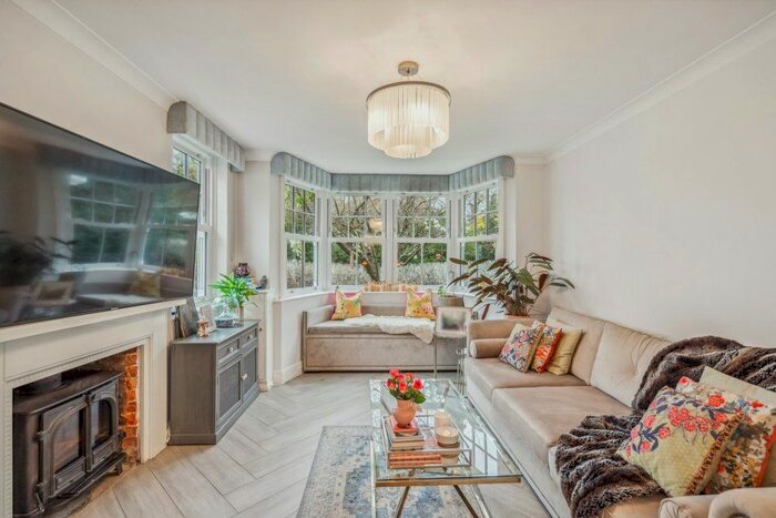 4 Bedroom Detached House To Rent In Gold Hill North, Chalfont St. Peter, Gerrards Cross, SL9