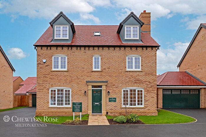 5 Bedroom Link Detached House For Sale In Hunsbury Grange, Northampton, NN5