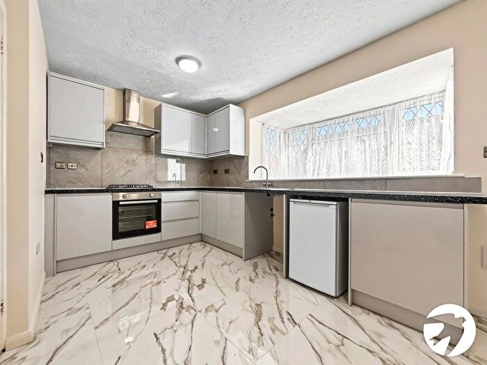 3 Bedroom End Of Terrace House To Rent In Knights Manor Way, Dartford, Kent, DA1