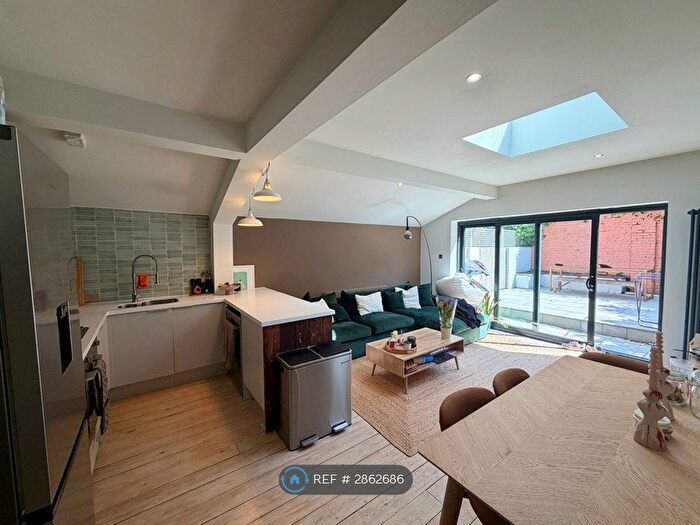 2 Bedroom Flat To Rent In Stansfield Road, London, SW9