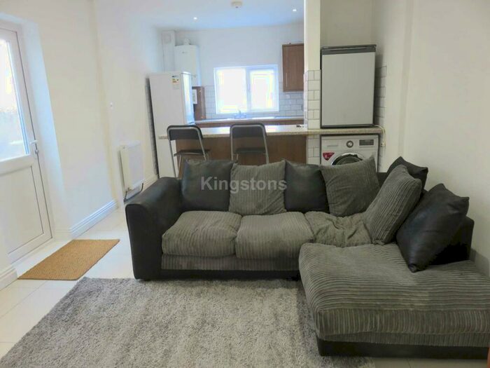 5 Bedroom Terraced House To Rent In Mackintosh Place, Roath, Cardiff, CF24