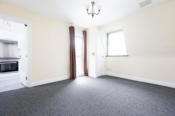 1 Bedroom Property To Rent In Old Kent Road, London, SE1