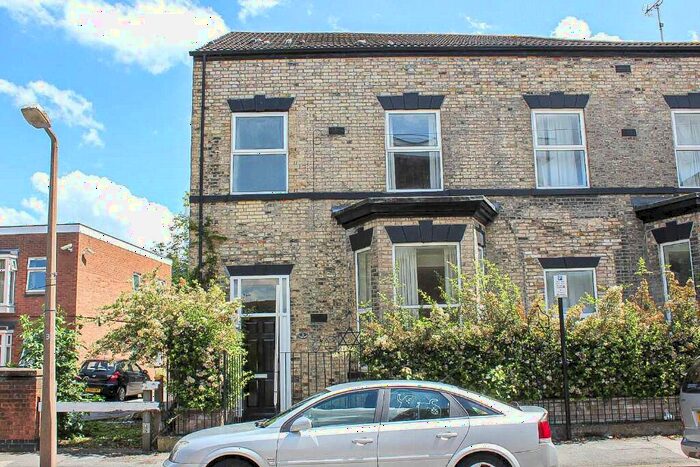 3 Bedroom Semi-Detached House To Rent In Linnaeus Street, Hull, East Riding Of Yorkshire, HU3