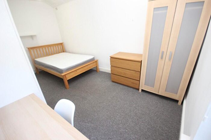 7 Bedroom Terraced House To Rent In Langdale Road, Liverpool, Merseyside, L15