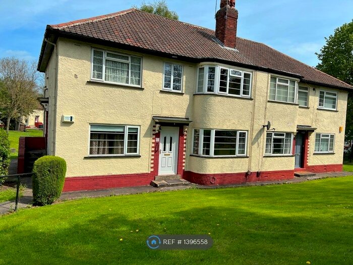 2 Bedroom Flat To Rent In Sandringham Gardens, Leeds, LS17