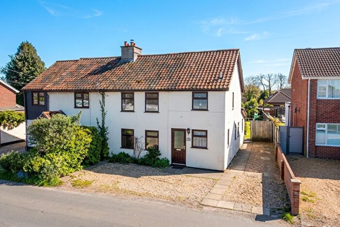 3 Bedroom Semi Detached House For Sale In Dodds Road, Attleborough, NR17