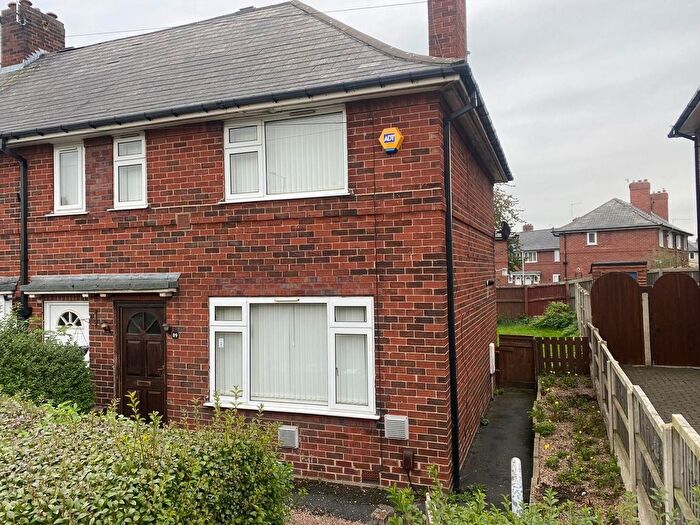 2 Bedroom Semi Detached House To Rent In Belle Isle Road, Leeds, LS10