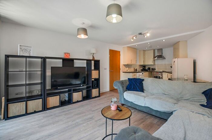 1 Bedroom Flat For Sale In Crayford, Crayford, DA1