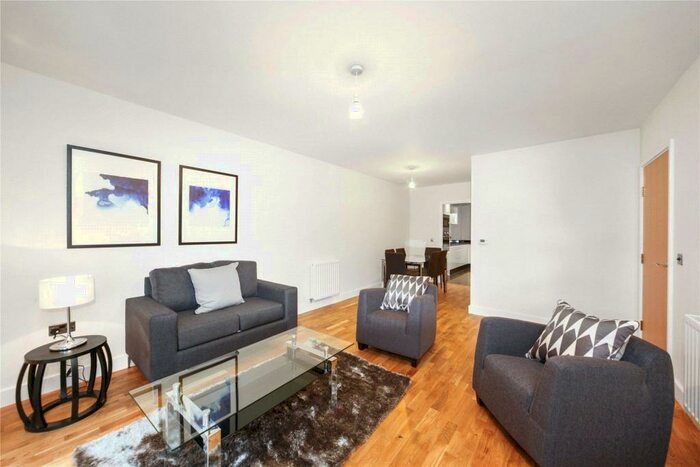 3 Bedroom Apartment To Rent In Hythe House, London, N4