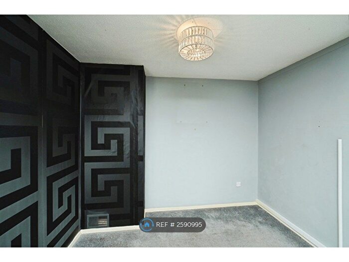 1 Bedroom Flat To Rent In Chelmsley Wood, Birmingham, B37