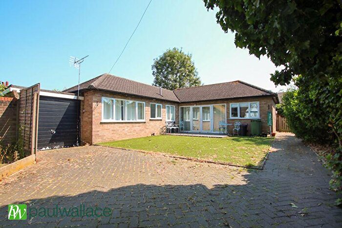 2 Bedroom Bungalow For Sale In Flamstead End Road, West Cheshunt, EN8