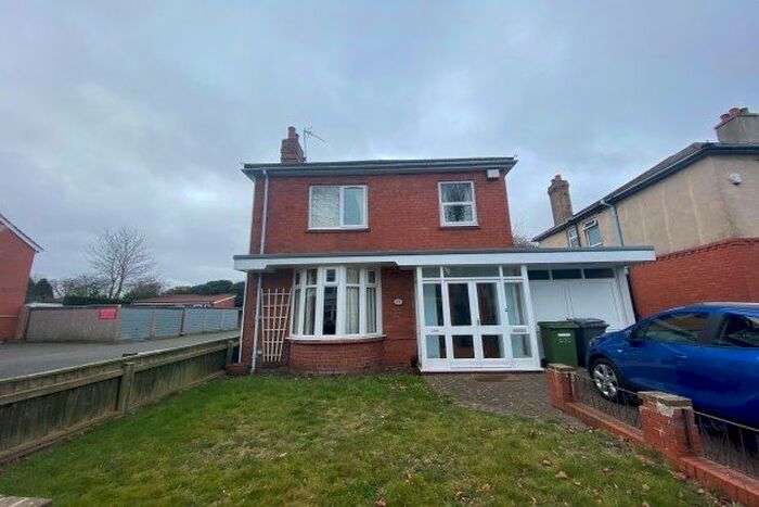 5 Bedroom Detached House To Rent In Jeffcock Road, Wolverhampton, WV3