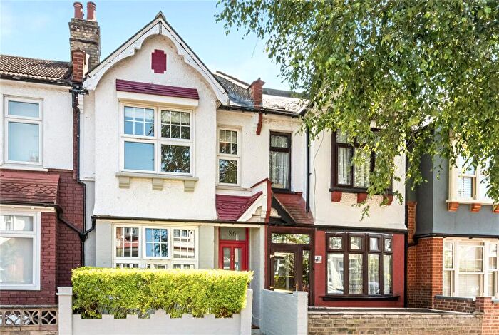 5 Bedroom Terraced House For Sale In Aveling Park Road, Walthamstow, London, E17