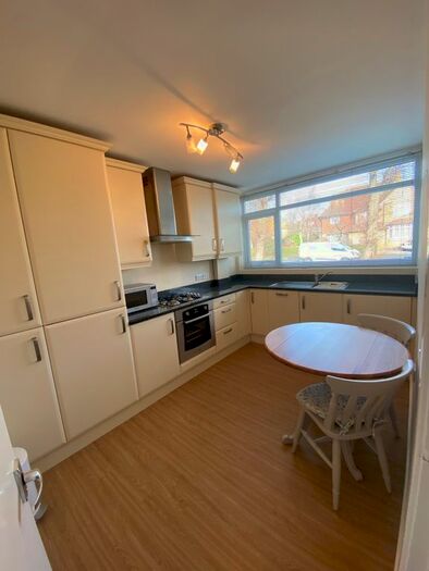 2 Bedroom Flat To Rent In Sefton Road, Sheffield S10