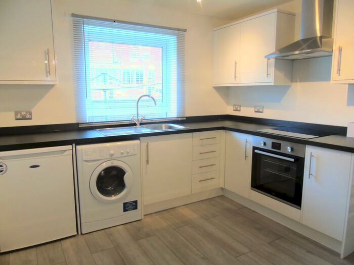 4 Bedroom Apartment To Rent In Woolford Close, SO22