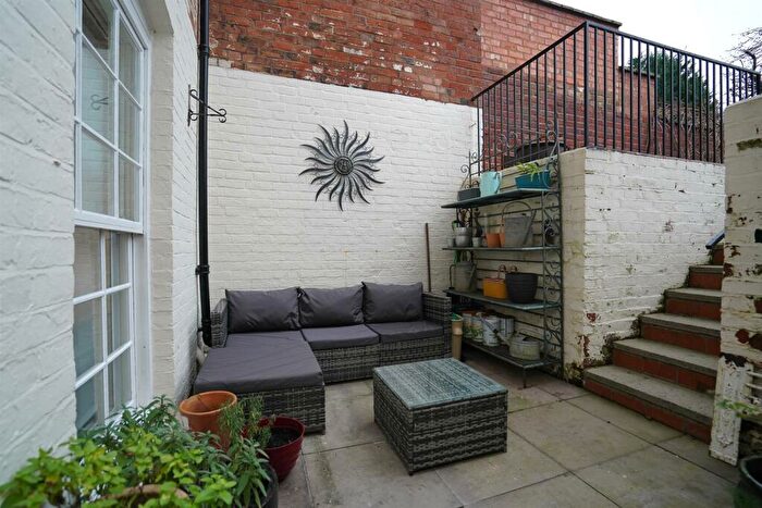 2 Bedroom Duplex For Sale In Leam Terrace, Leamington Spa, CV31