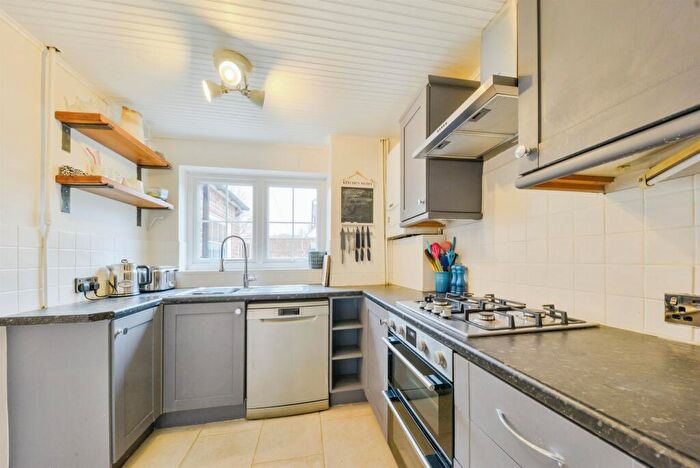 3 Bedroom End Of Terrace House For Sale In Archers Ride, Welwyn Garden City, AL7