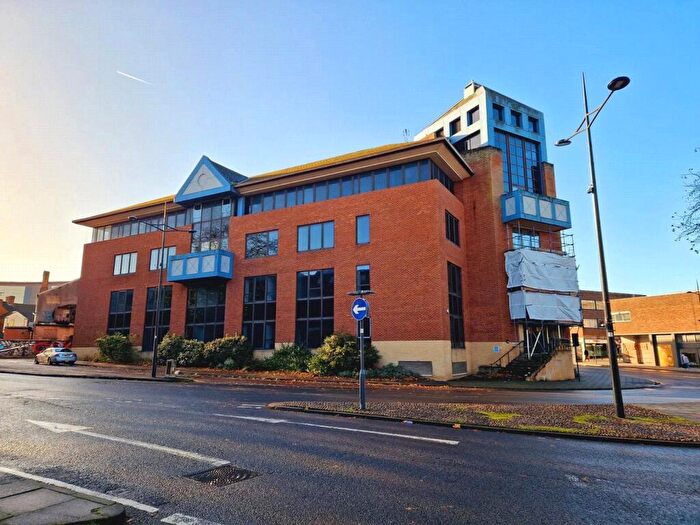 1 Bedroom Apartment To Rent In Kingsbridge Point, Swindon, Wiltshire, SN1