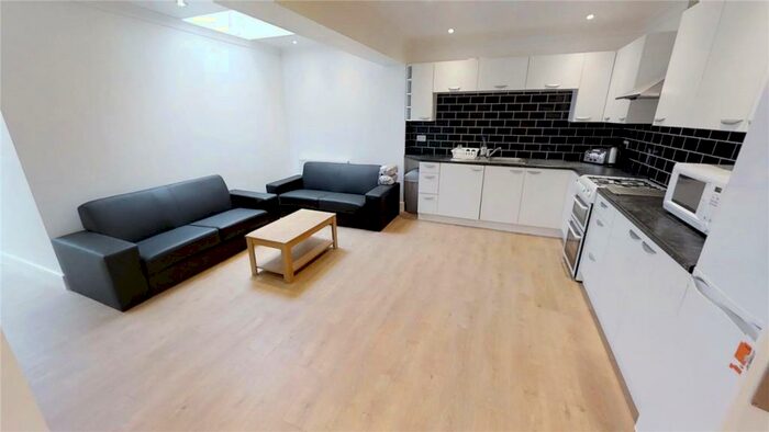 7 Bedroom House To Rent In Raymond Crescent, Onslow, GU2