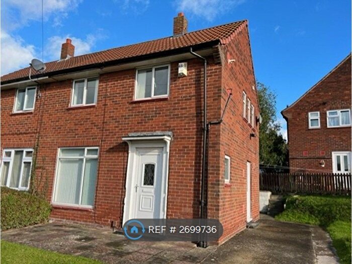 2 Bedroom Semi Detached House To Rent In Pigeon Cote Road, Leeds, LS14