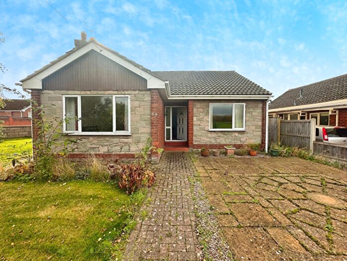 3 Bedroom Bungalow For Sale In Aston Park Road, Shotton, Deeside, Flintshire, CH5