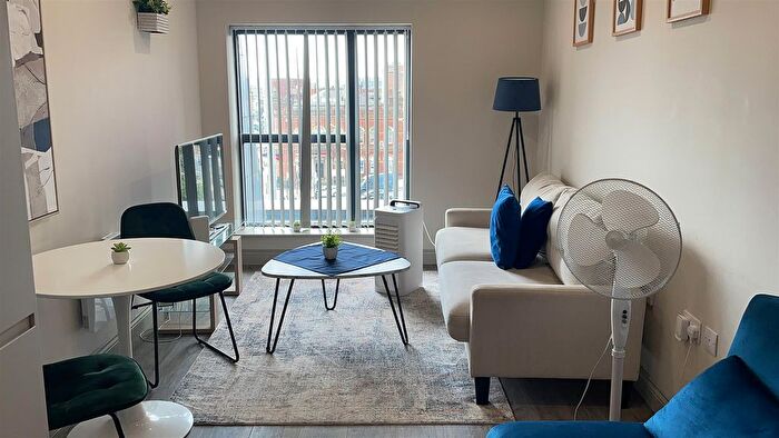 1 Bedroom Flat To Rent In North Street, Leeds, LS2