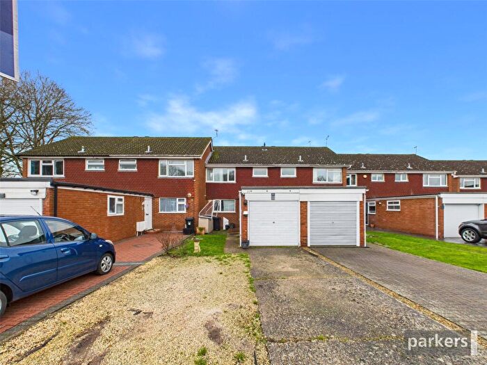 4 Bedroom Terraced House To Rent In Plymouth Avenue, Woodley, Reading, Berkshire, RG5