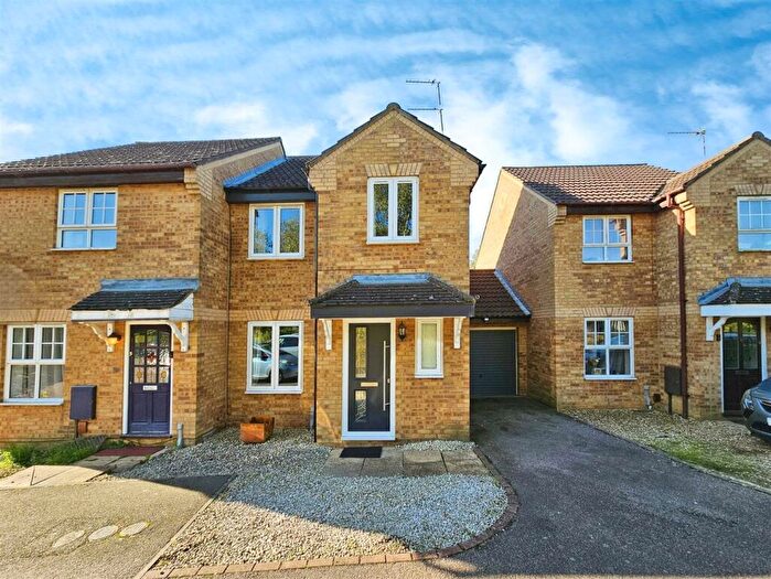 3 Bedroom Semi-Detached House To Rent In Balmoral Court, Kettering, NN15