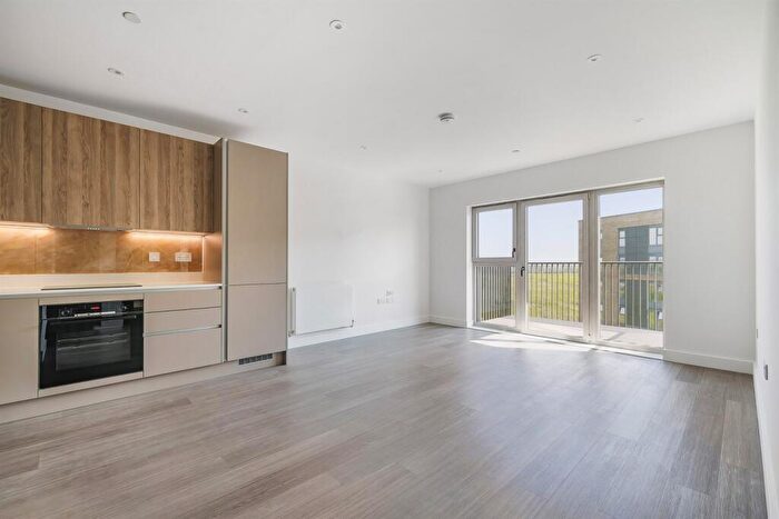 2 Bedroom Apartment To Rent In Flagstaff Road, Reading, RG2