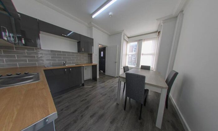 4 Bedroom House To Rent In Morris View, Leeds, LS5