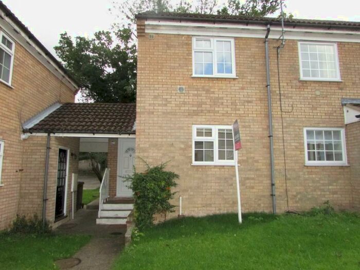 2 Bedroom Cluster House To Rent In Providence Grove, Stevenage, Hertfordshire, SG1