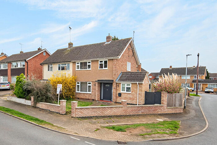 3 Bedroom Semi Detached House For Sale In Sherwood Drive, Barton Seagrave, NN15