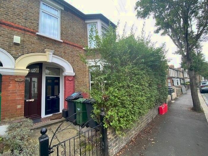 1 Bedroom Flat To Rent In Huxley Road, Leyton, E10