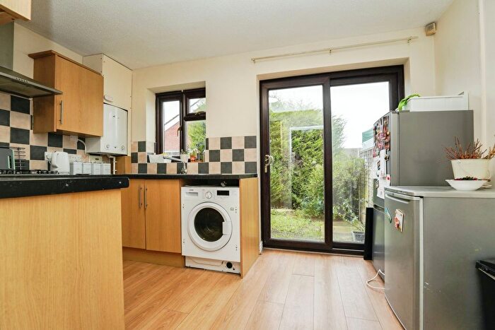 2 Bedroom Detached House For Sale In Medway Road, Worcester, Worcestershire, WR5