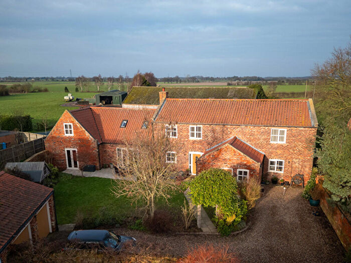 5 Bedroom Barn Conversion For Sale In Manor Farm, Asselby, DN14