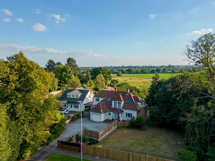 4 Bedroom Detached House For Sale In Coniscliffe Road, Darlington, DL3