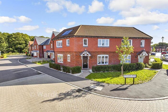 3 Bedroom Semi-Detached House For Sale In Williams Road, Allington, Maidstone, Kent, ME16
