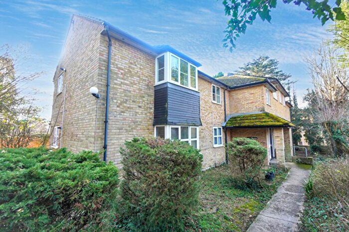 1 Bedroom Flat For Sale In Brambleside, Walnut Tree House Brambleside, HP11