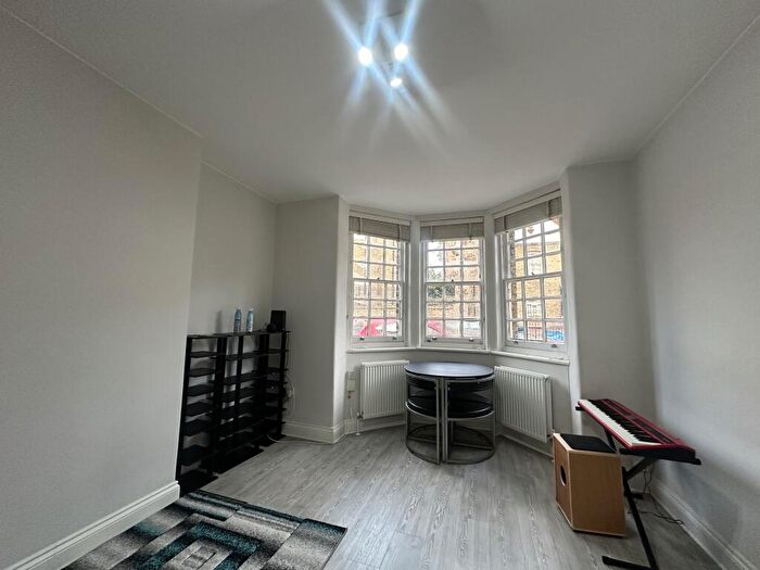 Apartment To Rent In Wooler Street, London, SE17