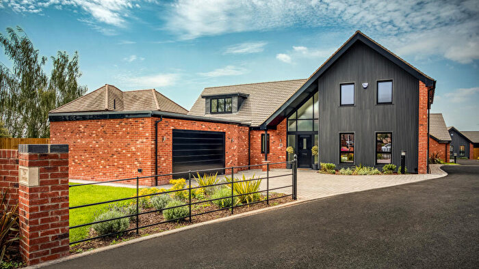 4 Bedroom Detached House For Sale In Kedleston Road, Allestree, DE22