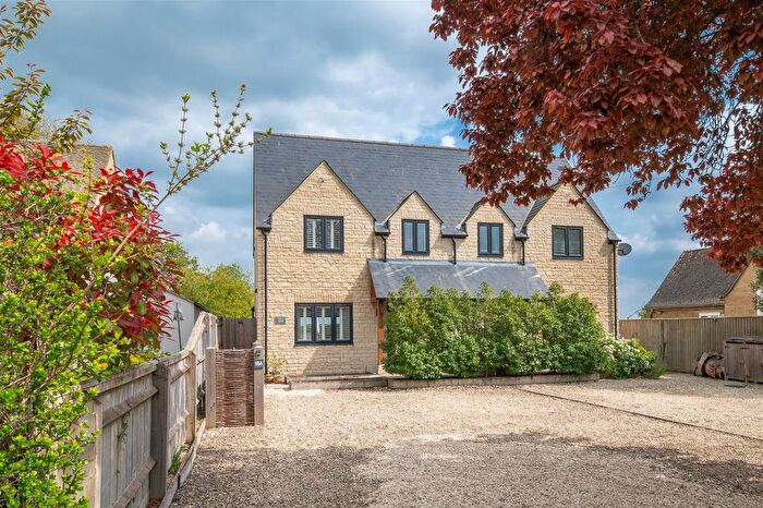 3 Bedroom Semi-Detached House For Sale In Akeman Street, Combe, Witney, OX29