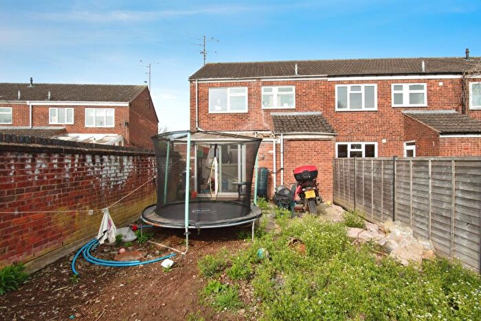 3 Bedroom End Of Terrace House For Sale In Cheaton Close, Leominster, HR6