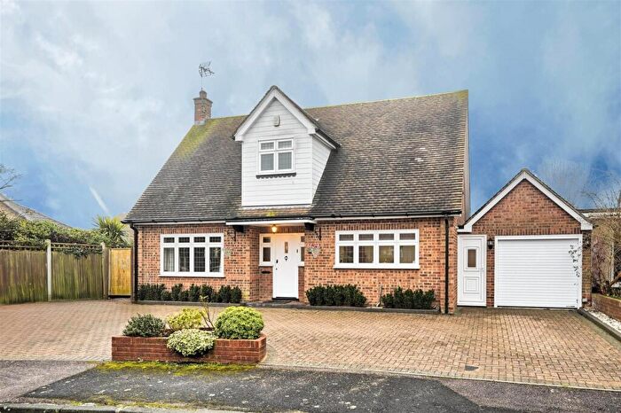 3 Bedroom House For Sale In Deepdene, Ingatestone, CM4