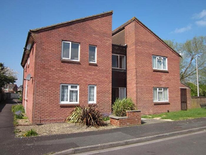 1 Bedroom Flat For Sale In Corner Croft, Clevedon, North Somerset, BS21