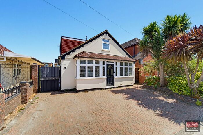 4 Bedroom Detached House For Sale In Cecil Road, Ashford, TW15
